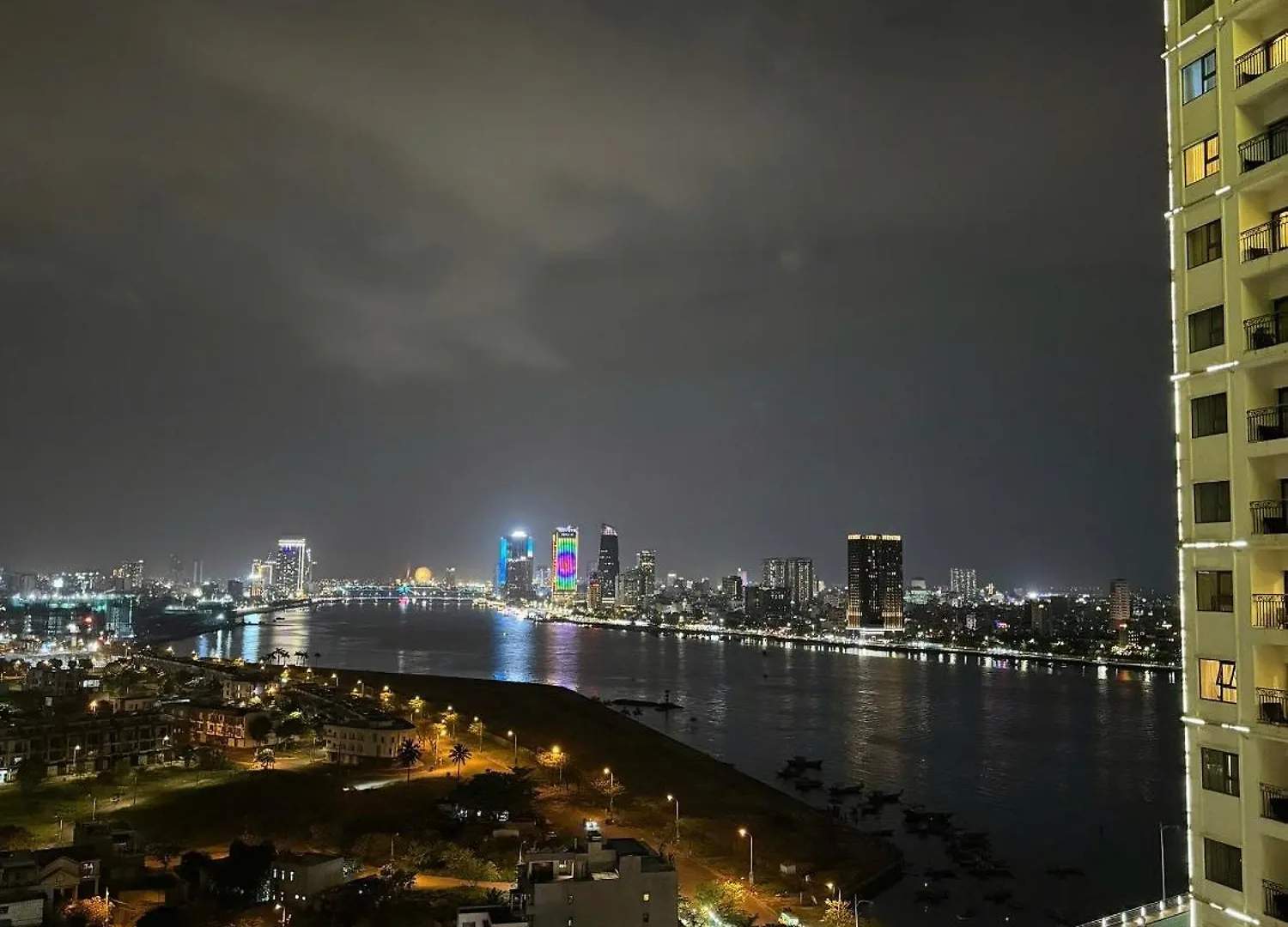 Wyndham Golden Bay Da Nang Apartment 0*,  Vietnam